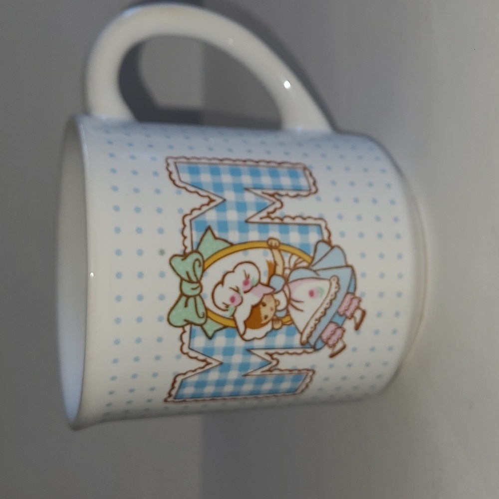 Vintage "MOM" Mug
